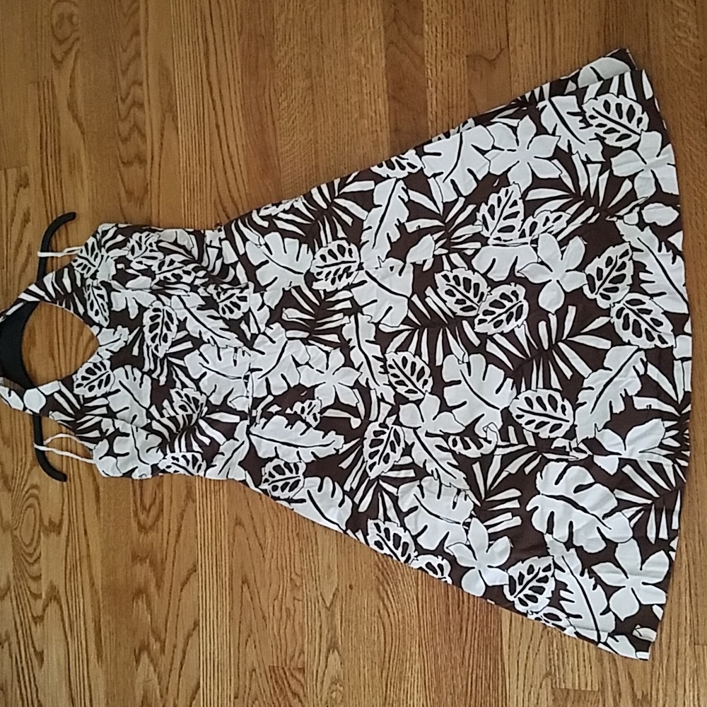 Backless dress